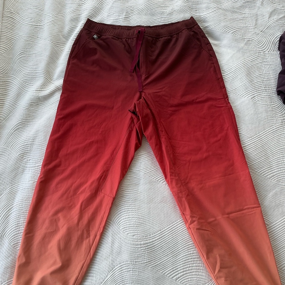 Figs Scrub Joggers Ombré Purple